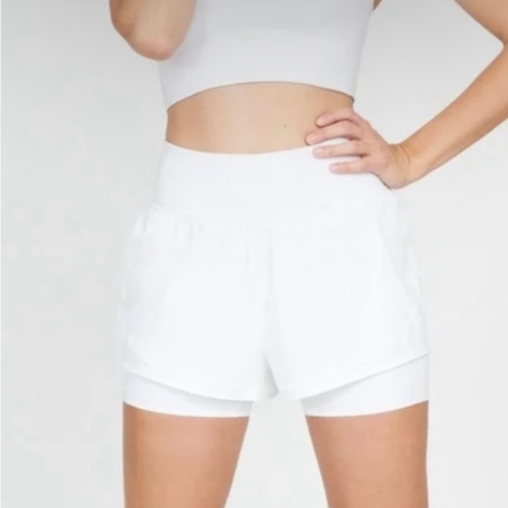 SPANX Get Moving Double Layered White Athletic Shorts‎ Size Medium